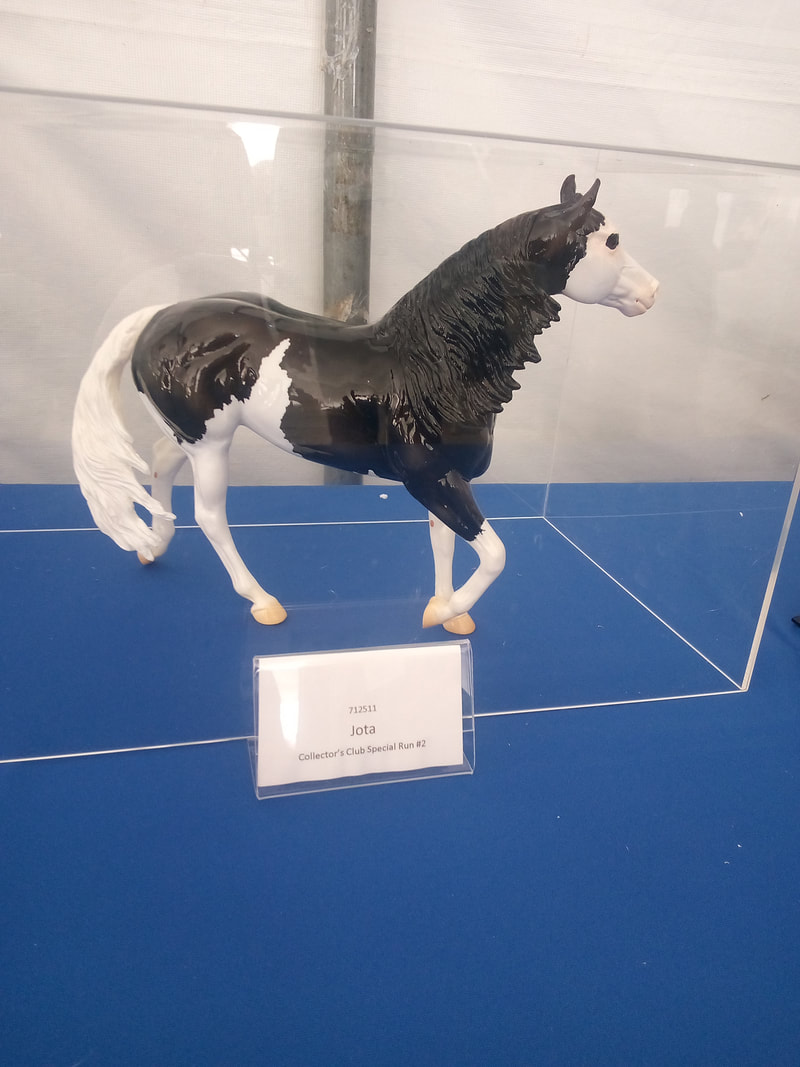 Breyer Full Moon Rising Thoroughbred- Model Horse Toys